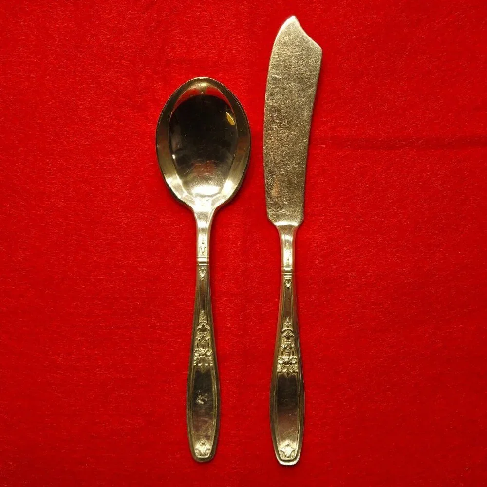 1847 Rogers Bros Silver-Plate Silverware Butter Knife &‎ Sugar Shell